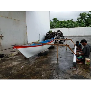 Perahu Nelayan Fiber Ukuran 5.5 Meter 1Pk