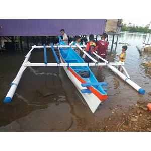 Perahu Nelayan Fiber Ukuran 5.5 Meter 1Pk