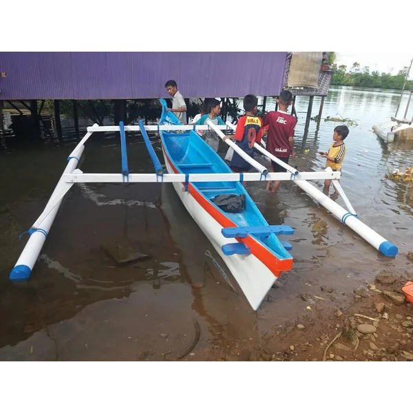 Perahu Nelayan Fiber Ukuran 5.5 Meter 1Pk