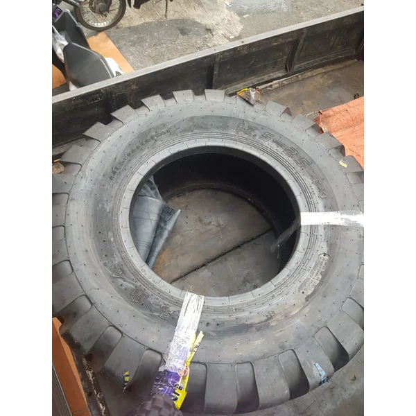 Ban Loader Kunlun 17.5-25 / 16PR (Full Set)