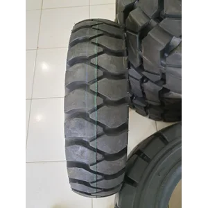 Ban Forklift Pneumatic Gajah Tunggal 7.00-12 / 12PR