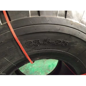 Ban Loader Gajah Tunggal 23.5-25 / 20PR Rock Grip