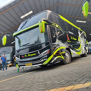 Bus Besar Deluxe By Piala Mas Industri