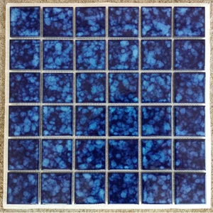 keramik mosaik kolam renang sin gres