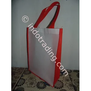 Tas Spunbond Putih Kombinasi Merah Ukuran 35X26x10 Cm