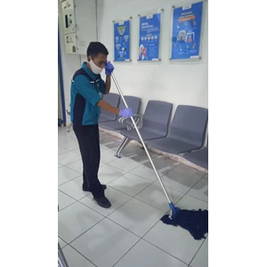 Cleaning service Moping ruang pendaftaran