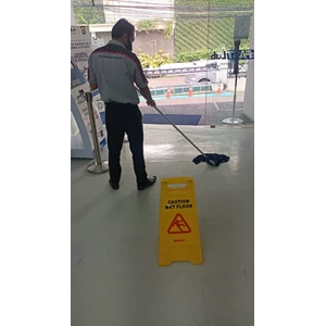 Cleaning service Moping area loby Di Widya Chandra Jakarta