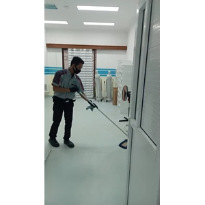Cleaning service Sweping dan moping ruangan