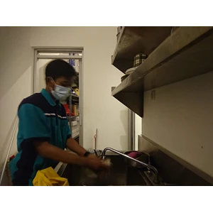 Office Boy/Girl pencucian peralatan kerja di kafe dream dates 06 04 22 By Jaya Utama Santikah