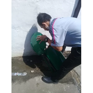 Office Boy/Girl Pembersihan tempat sampah area fast lab Tendean By Jaya Utama Santikah