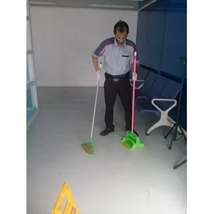 Office Boy/Girl Progres sweeping 16 04 2022 By Jaya Utama Santikah