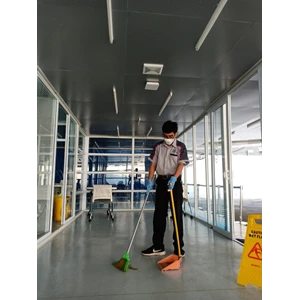 Office Boy/Girl sweeping mobile area dalam customer service 31/05/2022 By Jaya Utama Santikah
