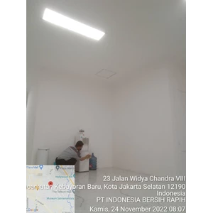 Office Boy/Girl dusting dispenser lantai  tiga 24/11/2022