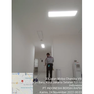 Office Boy/Girl sweping lobby duster koridor lantai tiga 24/11/2022