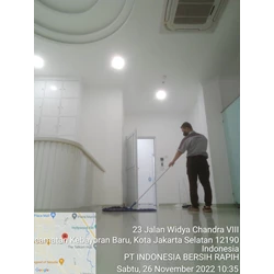 Office Boy/Girl sweping lantai 26/11/2022 By Jaya Utama Santikah