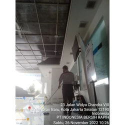 Office Boy/Girl sweping lantai ruang tunggu swab 26/11/2022 By Jaya Utama Santikah
