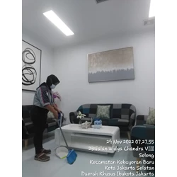 Office Boy/Girl sweping ruang vip 29/11/2022 By Jaya Utama Santikah