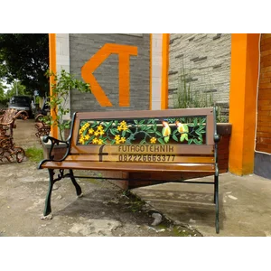Kursi Taman Minimalis Motif Burung Jalak