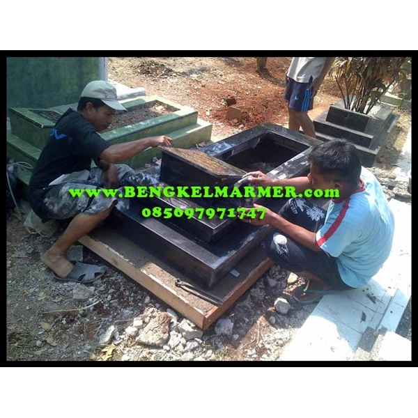 www.BENGKELMARMER.com Contoh Bentuk Bangunan Kijing Pusara Makam Kuburan Dua Undak Bahan Marmer Granit 