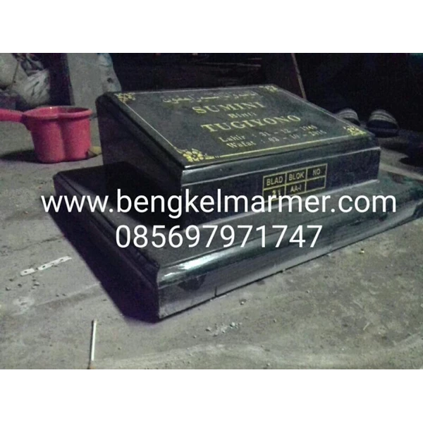 www.bengkelmarmer.com Batu Nisan dan Monumen Plakat Prasasti Pemakaman Kuburan  Jakarta Selatan