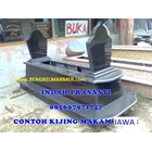 www.bengkelmarmer.com Kijing Bangunan Makam Lengkap Batu Nisan dan Monumen Plakat Prasasti Pemakaman Kuburan  Kirim Pasang Jakarta Selatan 3