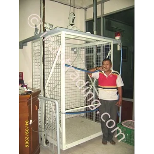 Lift Barang Sedang