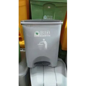 Tong Tempat Sampah Plastik Pedal Injak Kamar Rumah Sakit Kelas Sekolah Green Leaf Maspion Lucky Star Lion Star