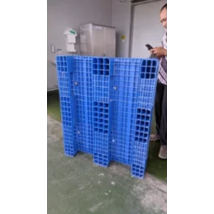 pallet plastik bekas untuk kebutuhan industri