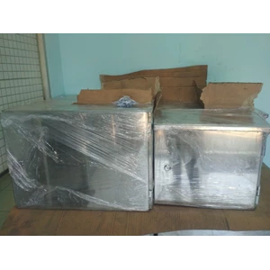 Box Panel Listrik Stainless Steel H.500xW.700xD.200mm SS304 tebal plat 1.5mm IP55 Indoor