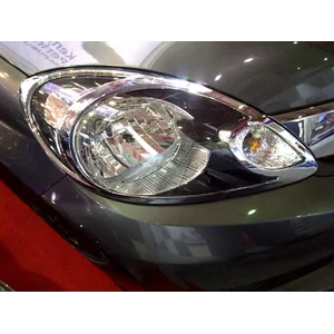 Garnish Lampu Depan Brio