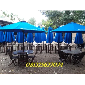 meja kursi payung taman