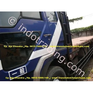  Mitsubishi Fuso Nissan Selfloader 