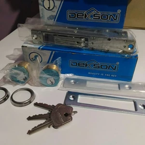 Kunci Pintu Aluminium Door Lock Dekkson (Tiga Anak Kunci)