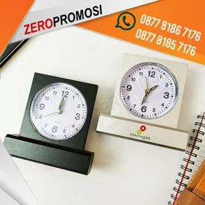 Jam Meja Analog JMP04 Custom Logo Souvenir Kantor Elegan & Fungsional