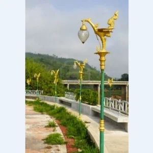 Tiang Lampu Antik Bentuk Naga