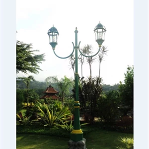 2 Lights Antique Trident Garden Light Pole