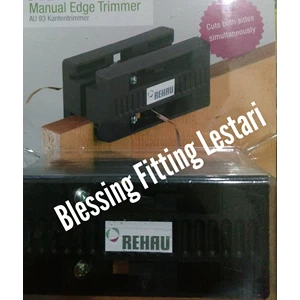 Manual edge trimmer for edging