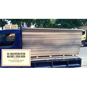 Triplek / kayu lapis Sengon dan semi Meranti