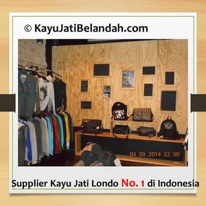 Aplikasi Jati Belanda Atau Kayu Jati Londo Atau Pine Wood Untuk Display Distro