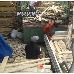 Kayu Bekas Palet Jati Belanda  Ukuran 2x12x110 cm  Per Batang