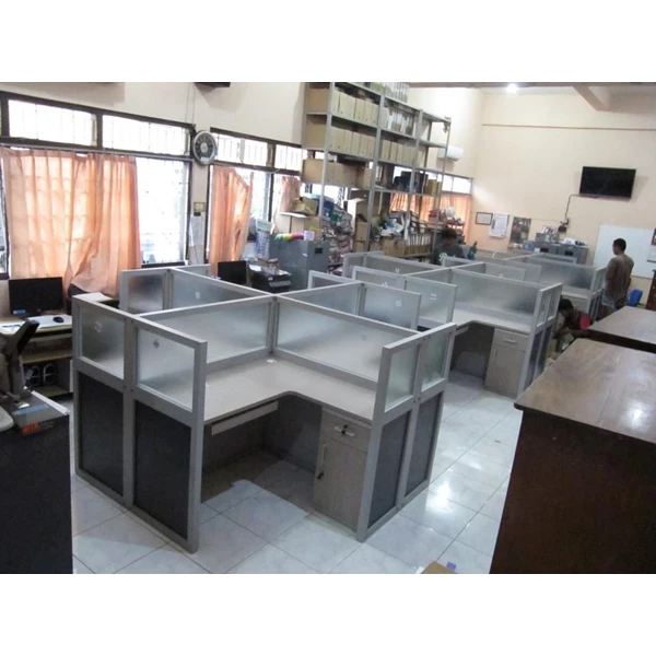 Meja Sekat Kantor By CV. Kembangdjati Furniture Semarang
