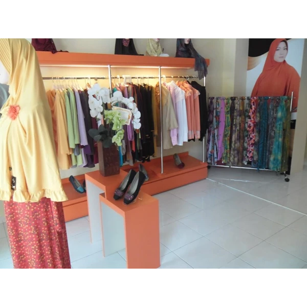 Rak Etalase Display Pajangan Pakaian Muslim Hijab Kerudung Gamis By CV. Kembangdjati Furniture Semarang