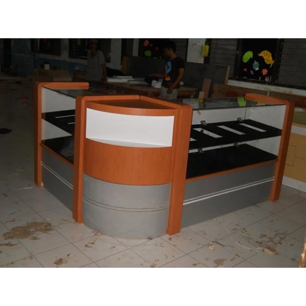 Kontraktor Vendor Furniture Interior Toko Tempat Usaha By CV. Kembangdjati Furniture Semarang