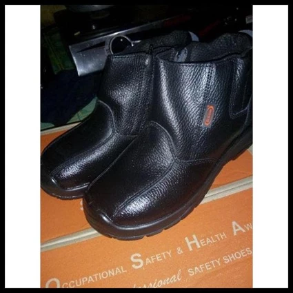 Dari DR.OSHA Sepatu Safety Shoes Jaguar Ankle Boot 3225 4