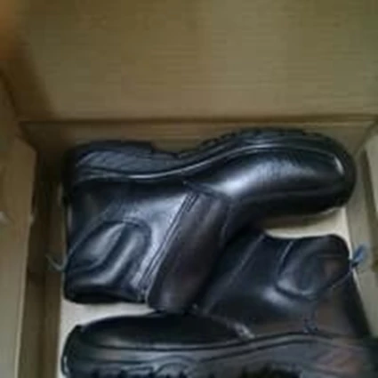 Dari DR.OSHA Sepatu Safety Shoes Jaguar Ankle Boot 3225 2