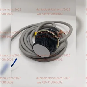 Inductive Proximity Switches Omron E2Q-X10D1 24 Vdc