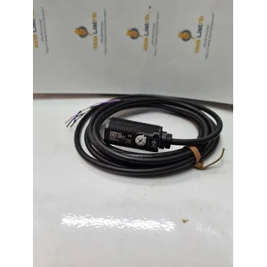  Photoelectric Switches E3FA-DN11 30Vdc Omron 