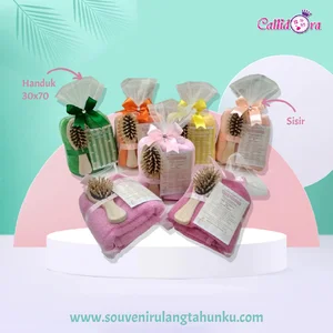 Souvenir Aqiqah  Handuk 30x70cm  dan Sisir