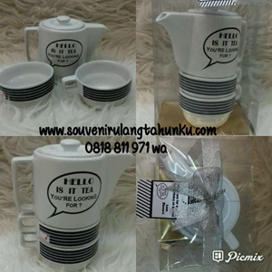 Teapot Souvenir 2 Cups and Mika Box