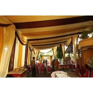 Plafon tenda dekorasi pesta